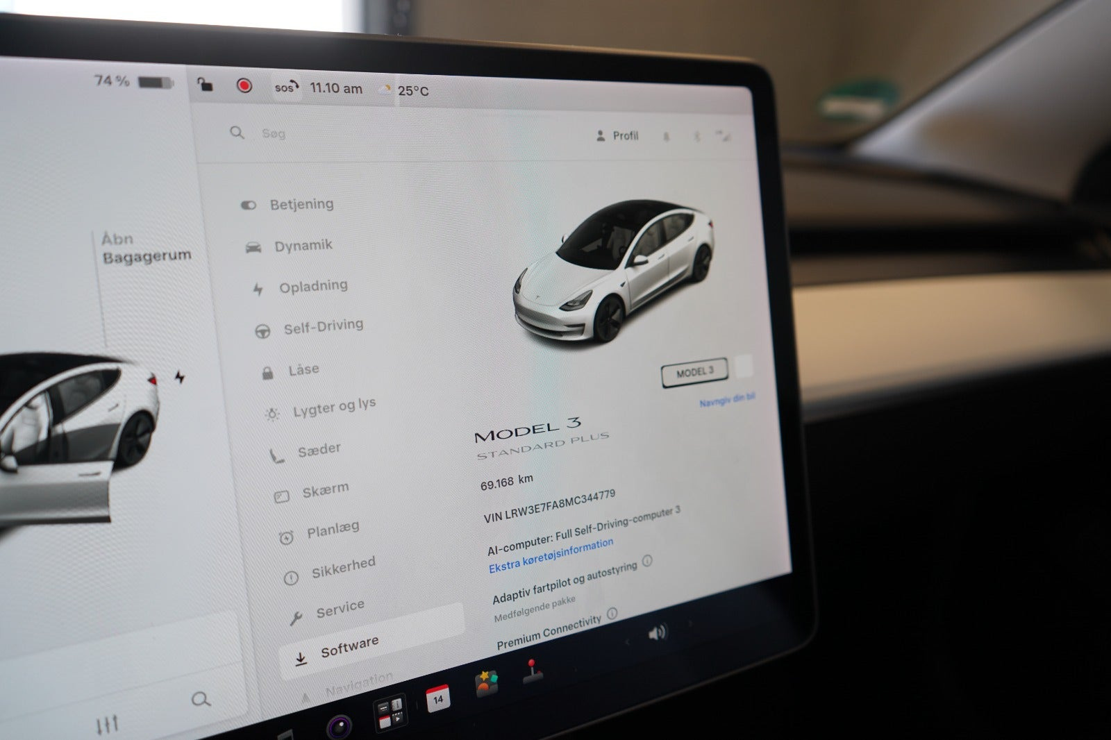 Hvid Tesla Model 3 fra 2021