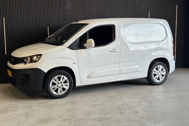 Hvid Peugeot Partner fra 2020