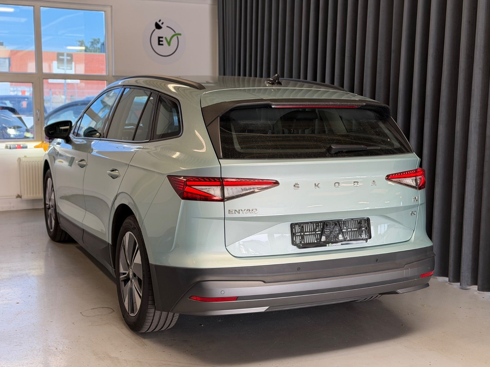 Turquoise Skoda Enyaq fra 2021