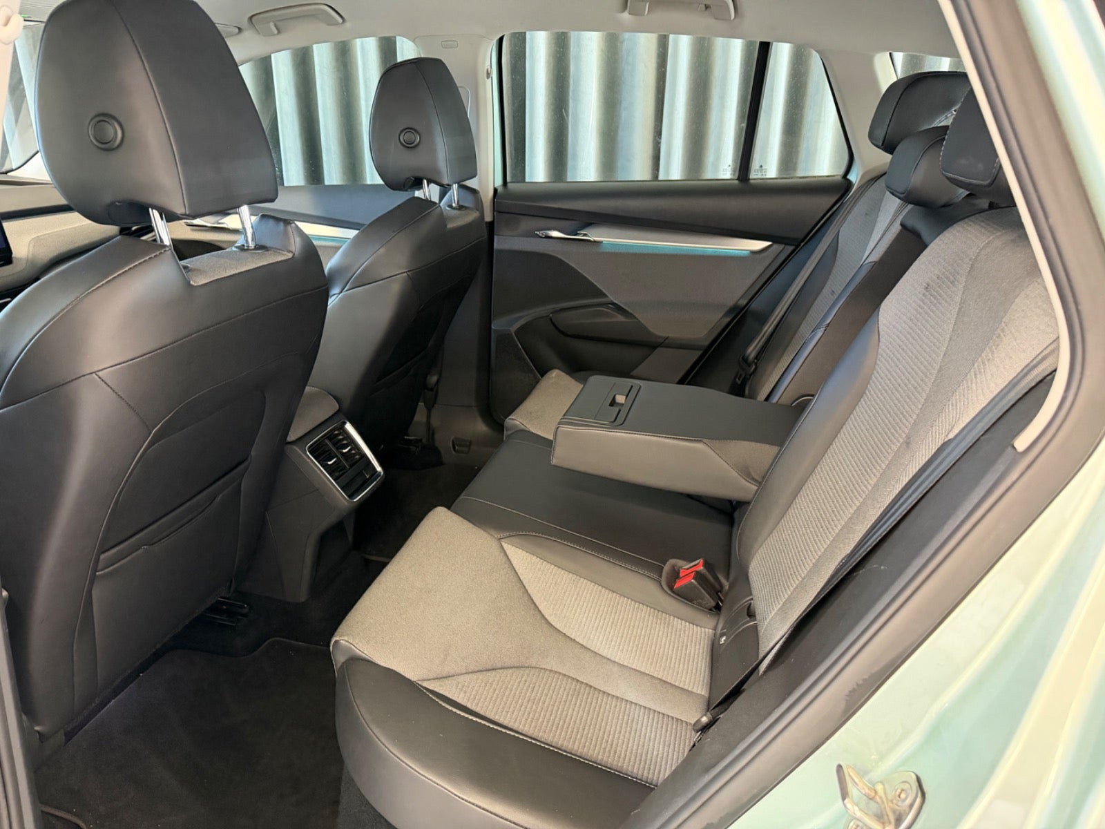 Turquoise Skoda Enyaq fra 2021