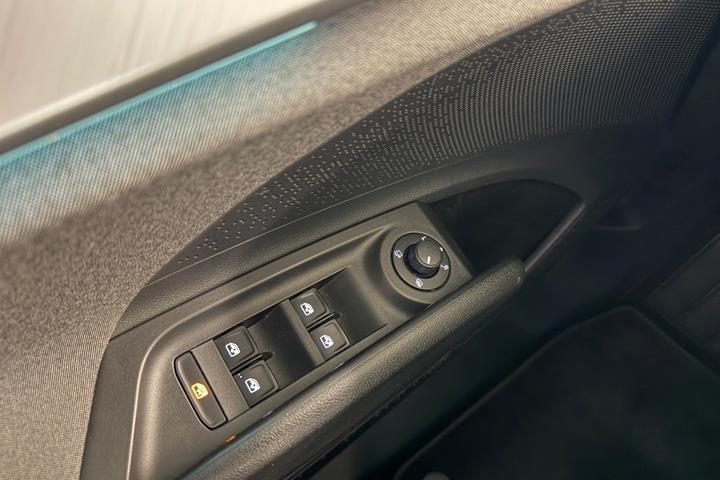 Turquoise Skoda Enyaq fra 2021