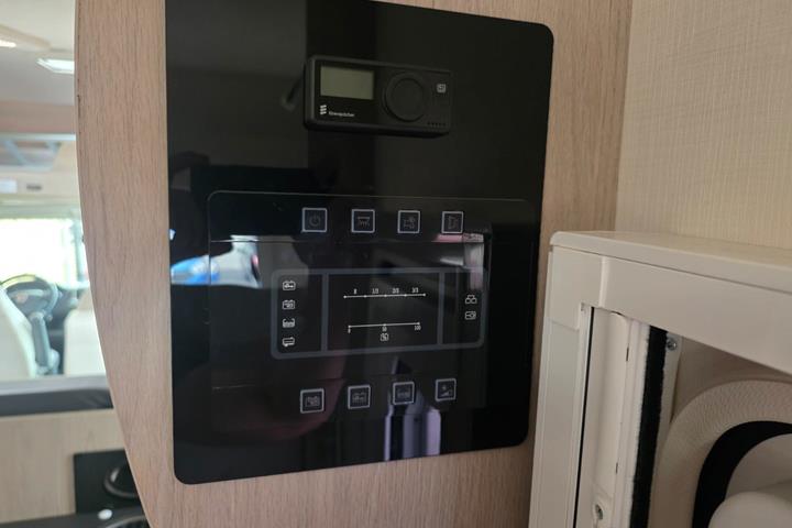 Hvid Chausson C 656 VIP fra 2020