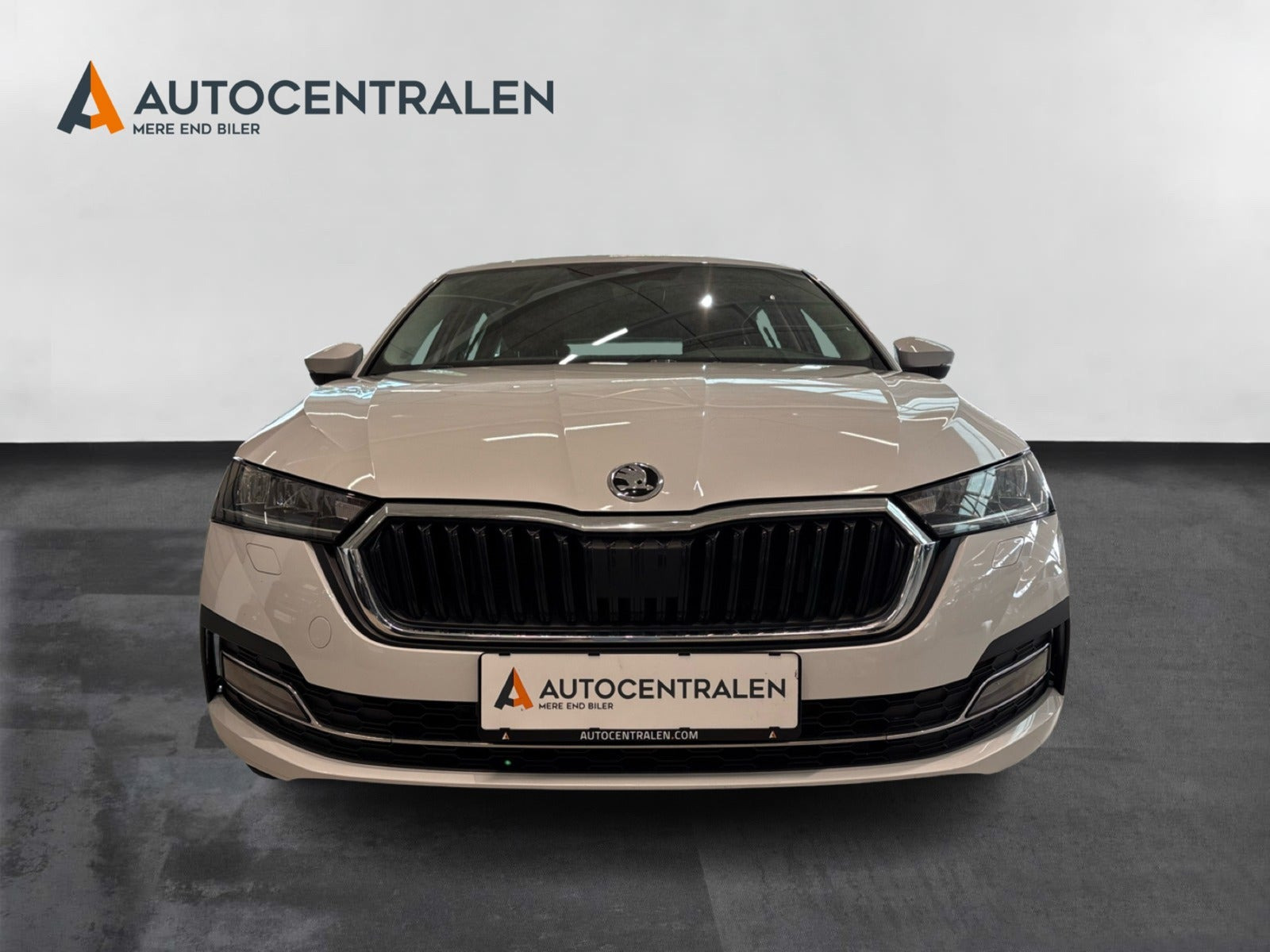 Hvid Skoda Octavia fra 2021