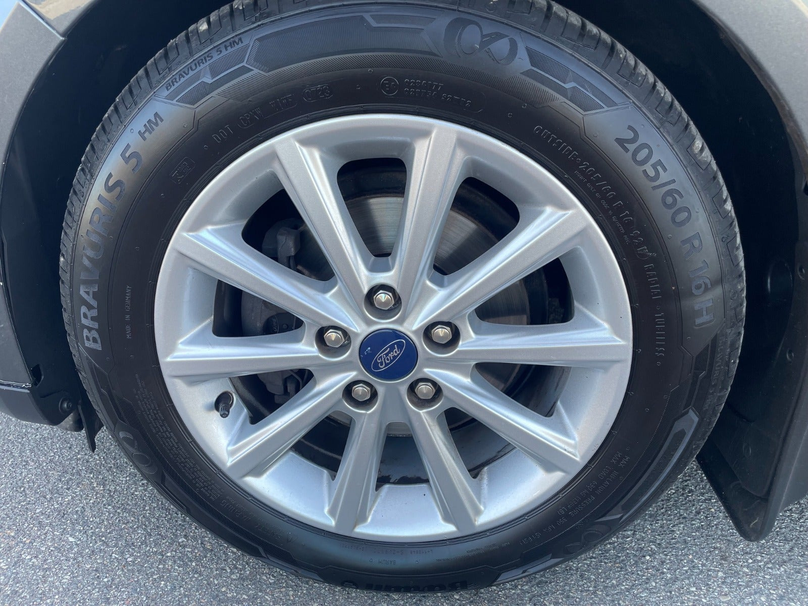 Grå Ford C-MAX fra 2018