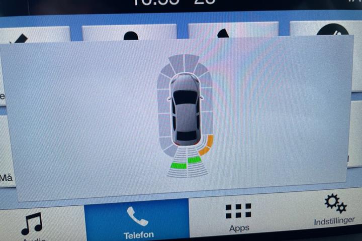 Grå Ford C-MAX fra 2018