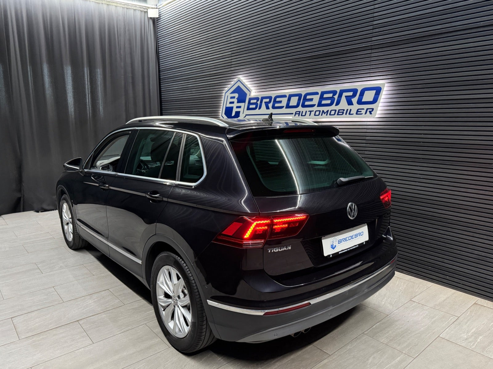 Sort VW Tiguan fra 2020