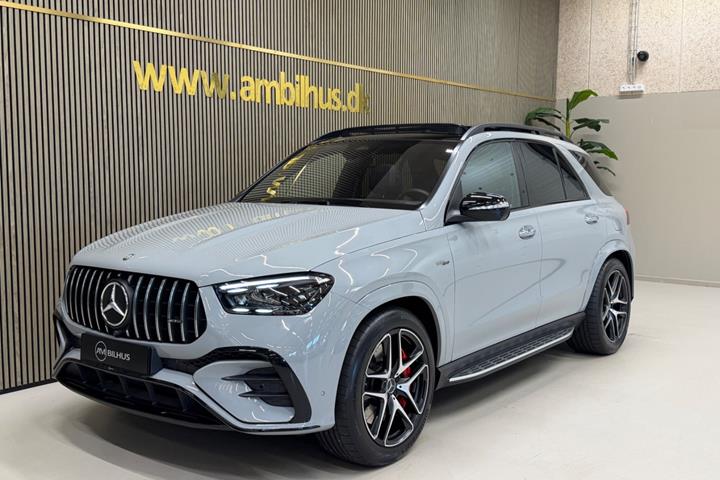 Grå Mercedes GLE53 fra 2025