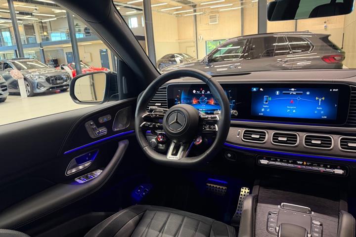 Grå Mercedes GLE53 fra 2025