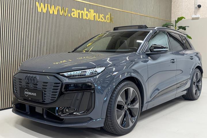 Grå Audi Q6 e-tron fra 2025