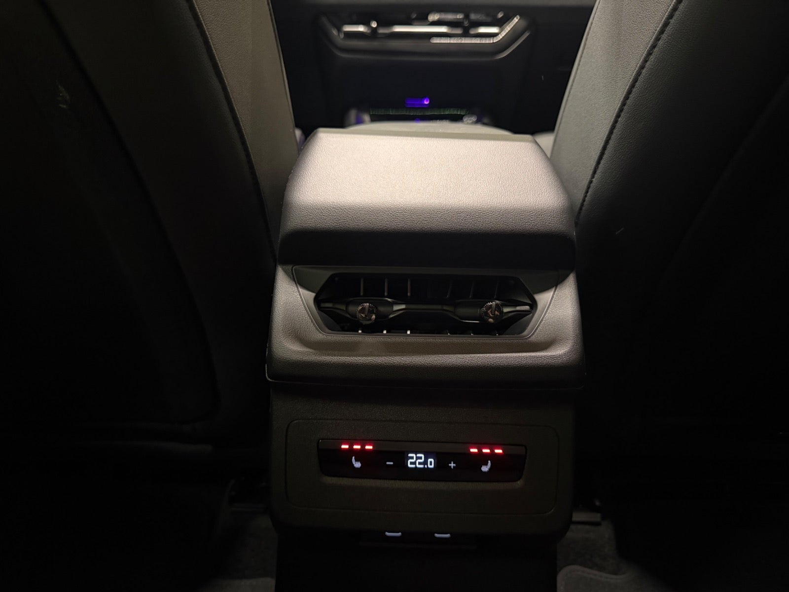 Grå Audi Q6 e-tron fra 2025