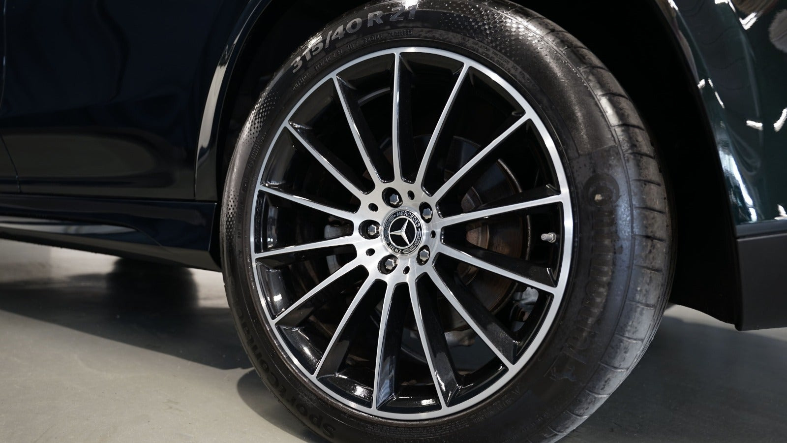 Grøn Mercedes GLE350 de fra 2022