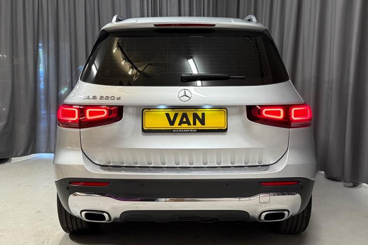 Sølv Mercedes GLB220 d fra 2020