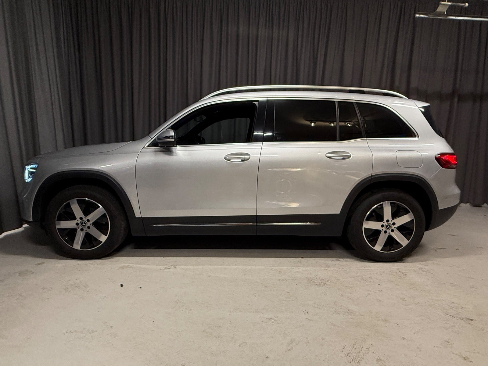 Sølv Mercedes GLB220 d fra 2020
