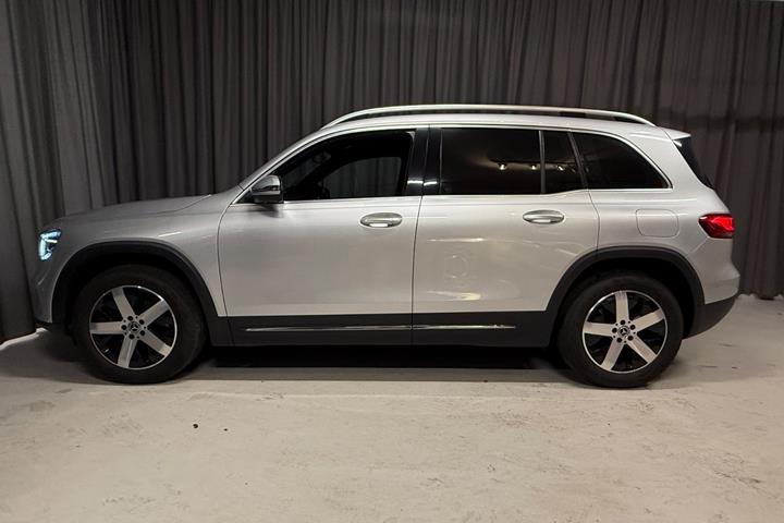 Sølv Mercedes GLB220 d fra 2020