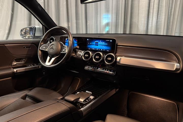 Sølv Mercedes GLB220 d fra 2020