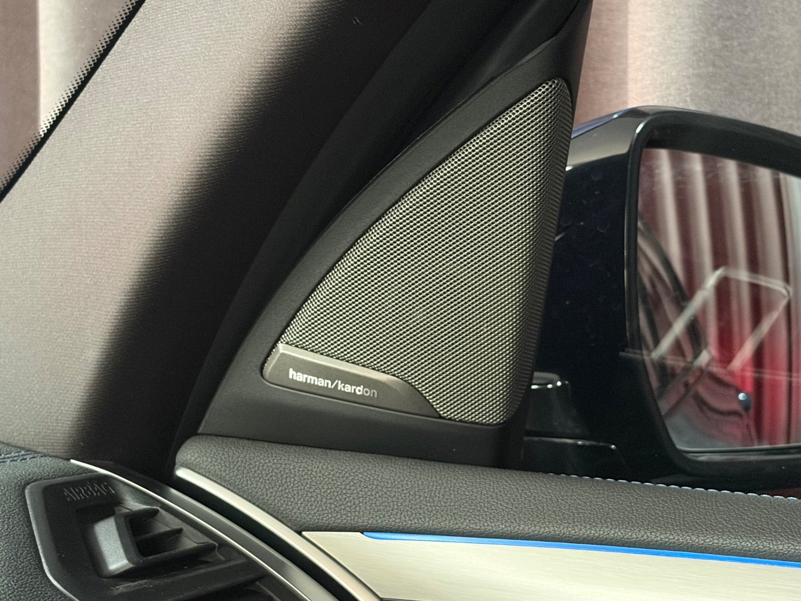 Blå BMW iX3 fra 2022