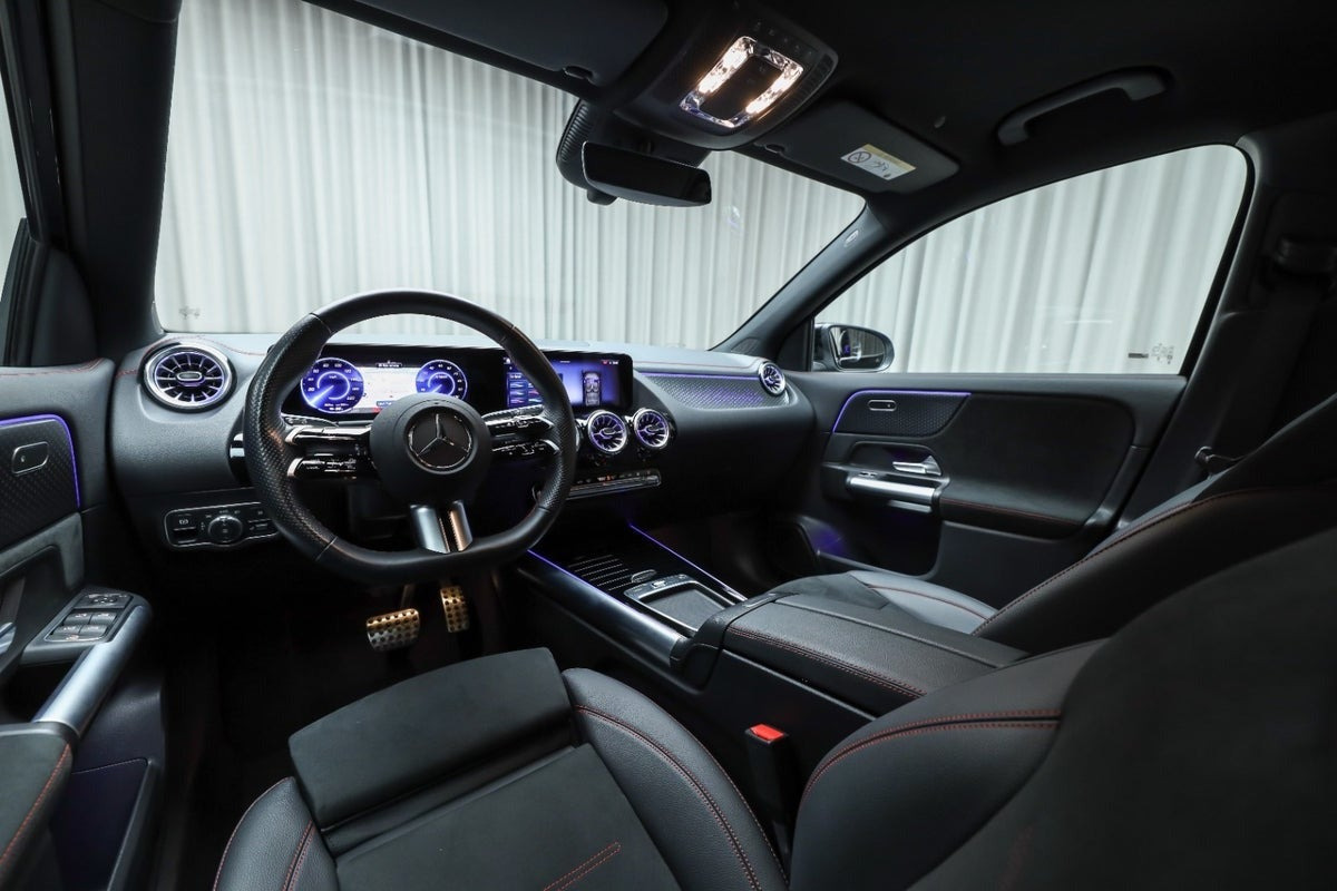 Sort Mercedes EQA250+ fra 2024