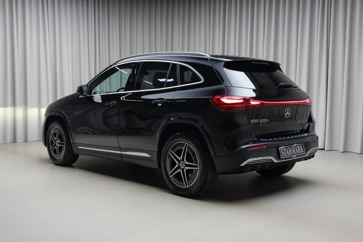 Sort Mercedes EQA250+ fra 2024
