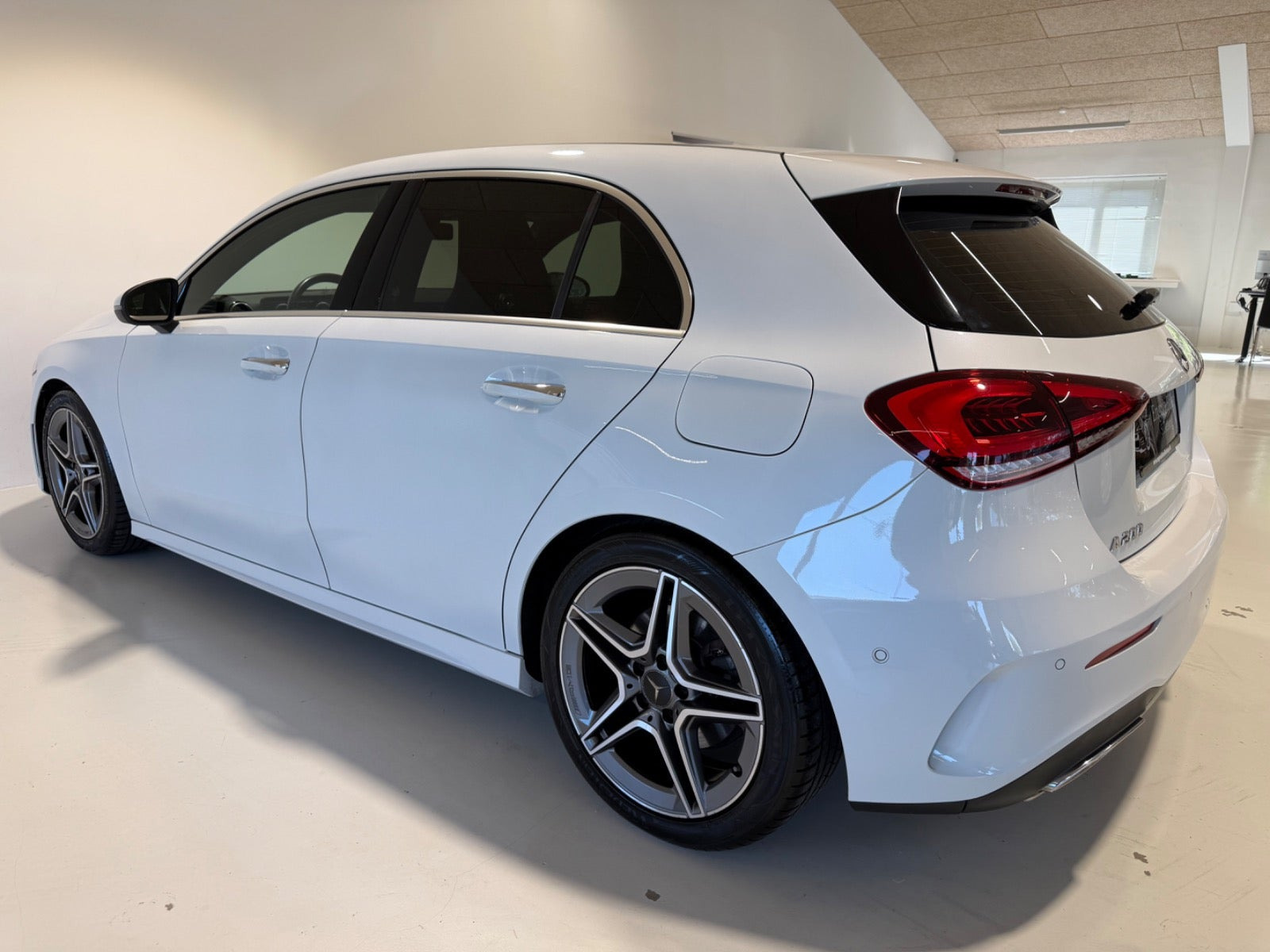 Hvid Mercedes A200 fra 2020