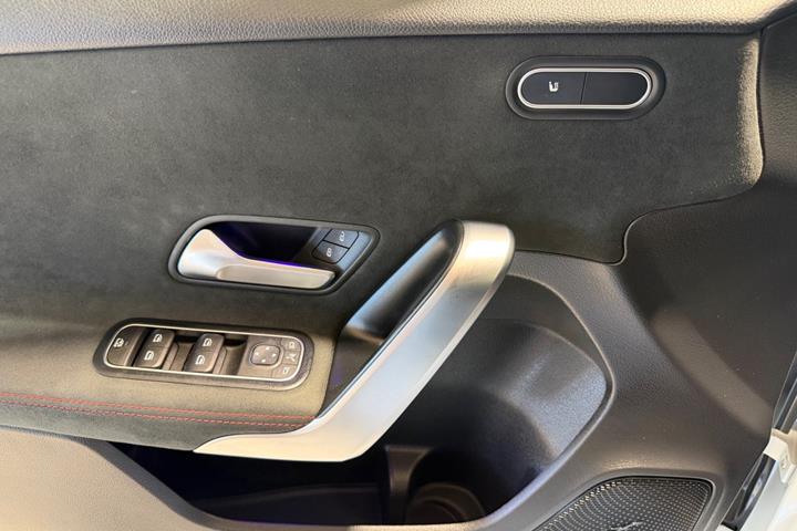 Hvid Mercedes A200 fra 2020