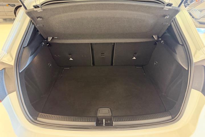 Hvid Mercedes A200 fra 2020