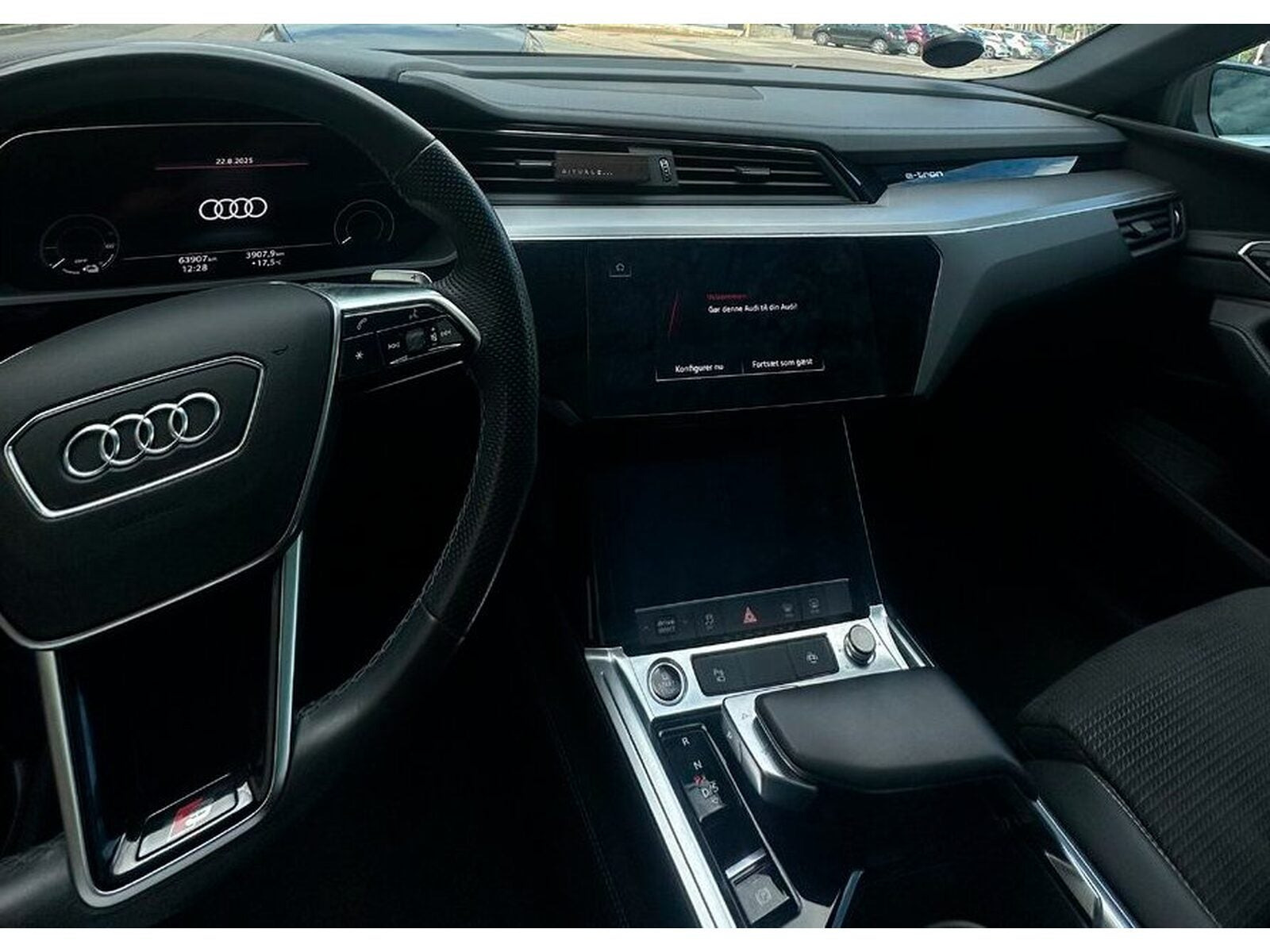 Sort Audi e-tron fra 2021