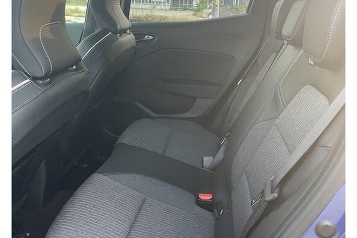 Blå Renault Clio V fra 2020