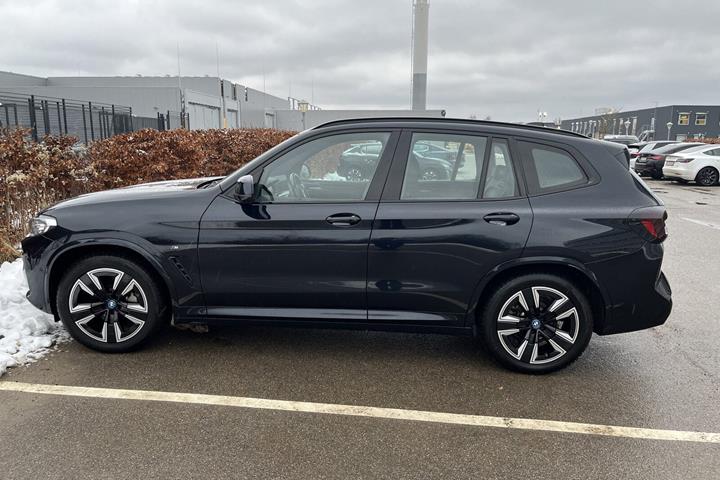 Sort BMW iX3 fra 2022