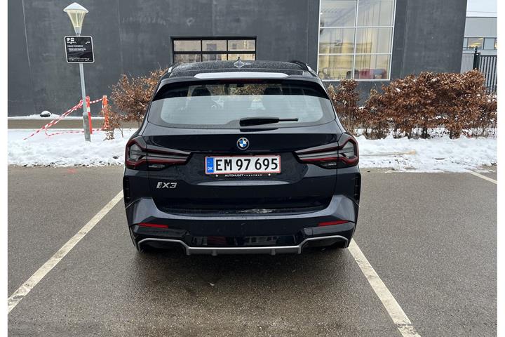 Sort BMW iX3 fra 2022