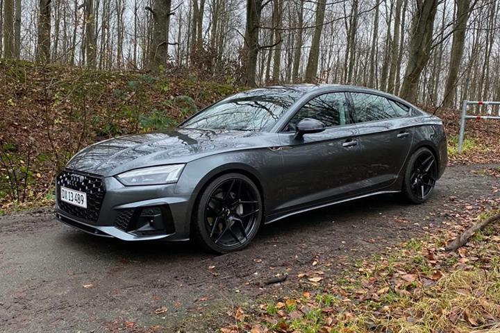 Grå Audi A5 fra 2024