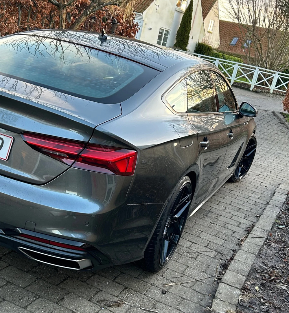 Grå Audi A5 fra 2024