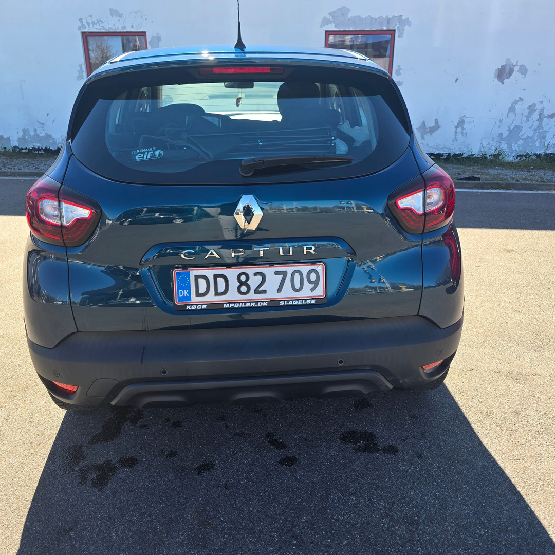 Blå Renault Captur fra 2018