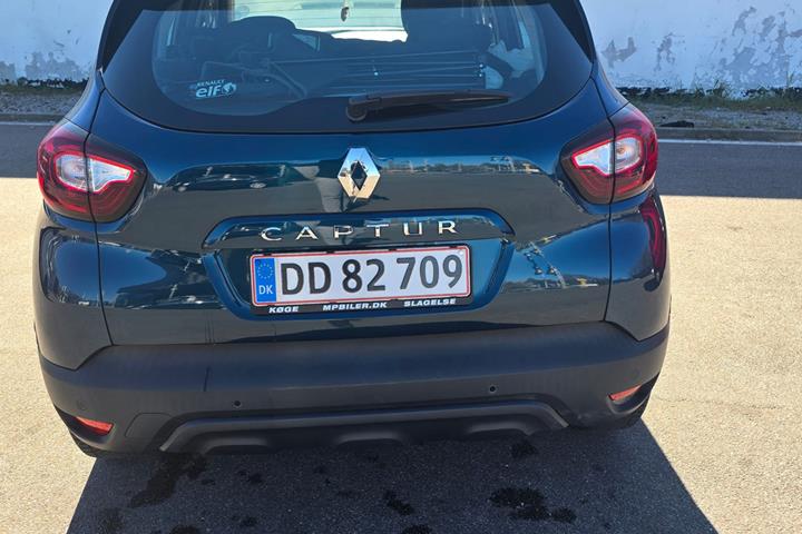 Blå Renault Captur fra 2018