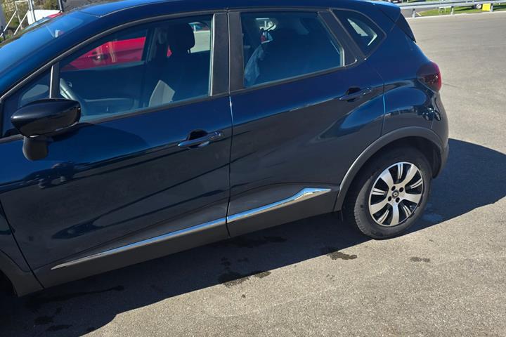Blå Renault Captur fra 2018