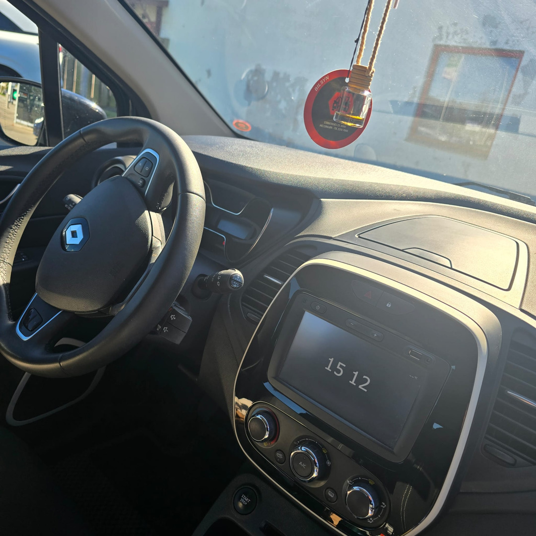 Blå Renault Captur fra 2018