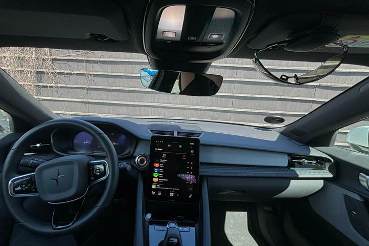 Hvid Polestar 2 fra 2023