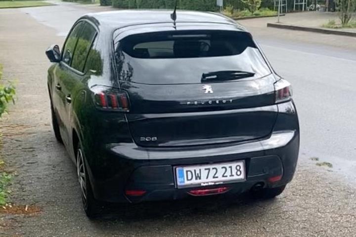 Sort Peugeot 208 fra 2023