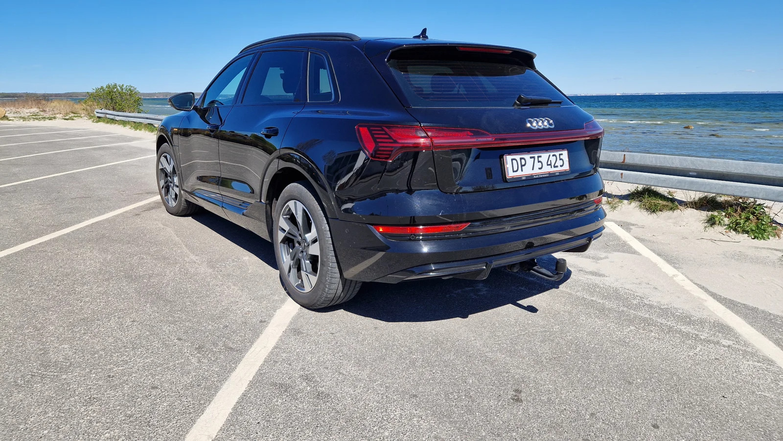 Sort Audi e-tron fra 2023