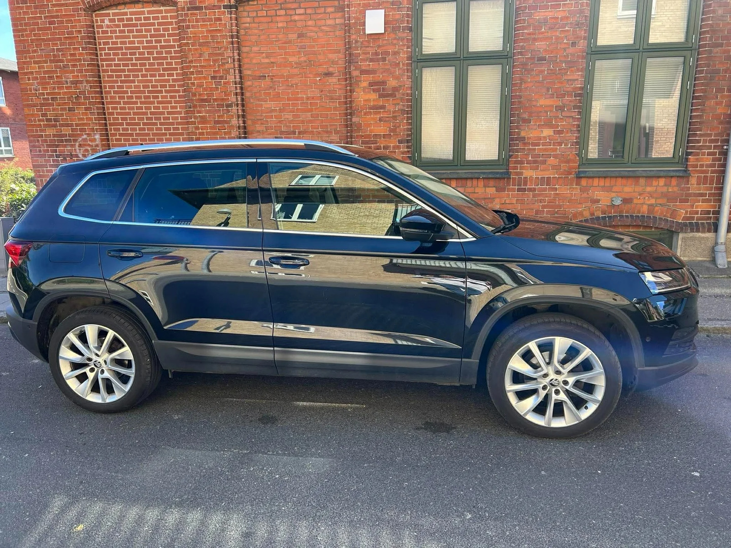 Sort Skoda Karoq fra 2021