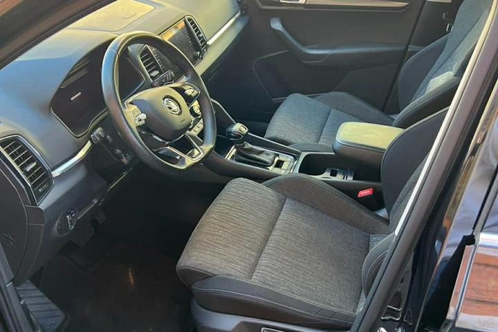 Sort Skoda Karoq fra 2021