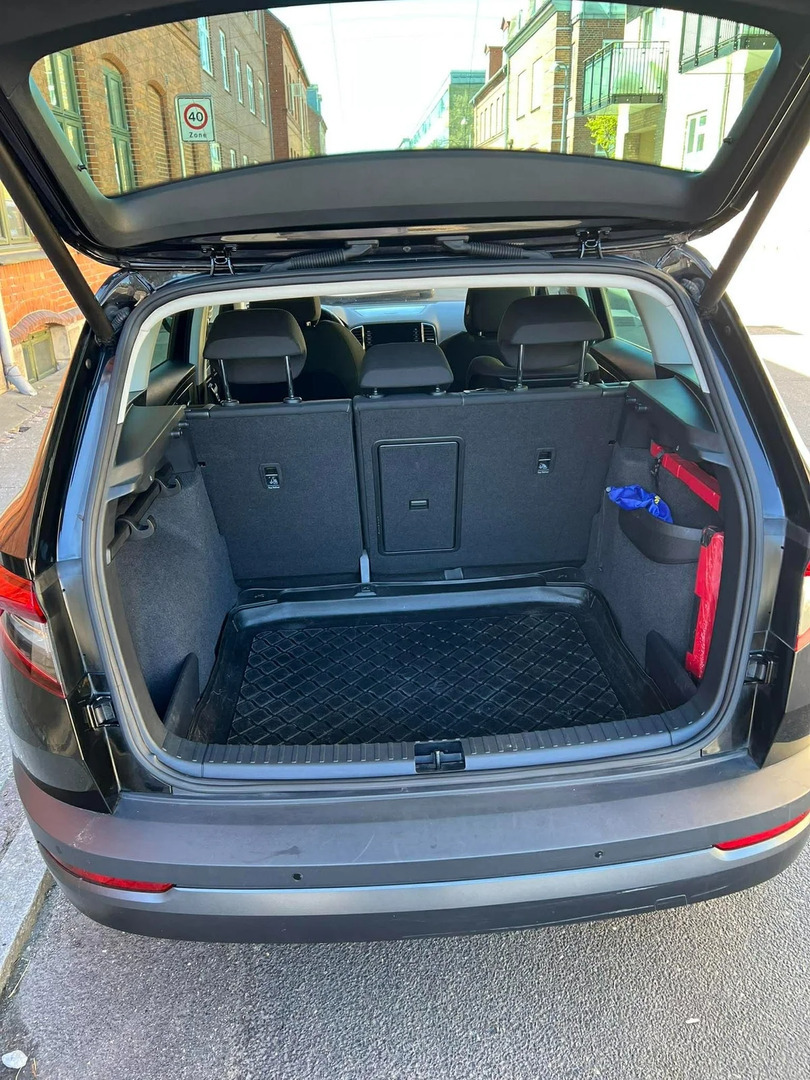 Sort Skoda Karoq fra 2021