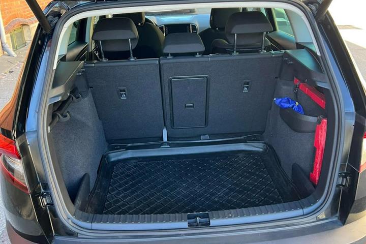 Sort Skoda Karoq fra 2021