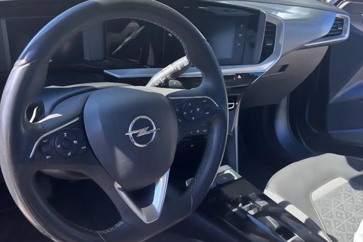 Sort Opel Mokka fra 2021