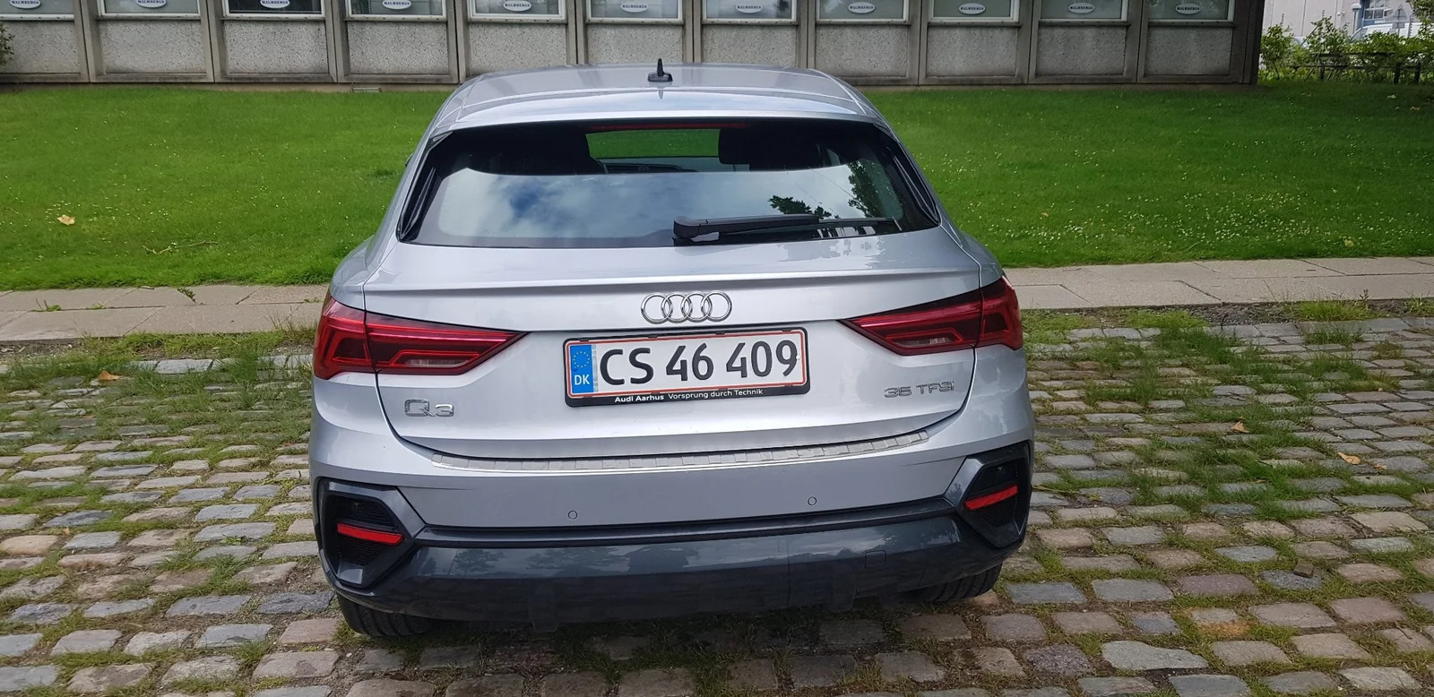 Grå Audi Q3 fra 2020