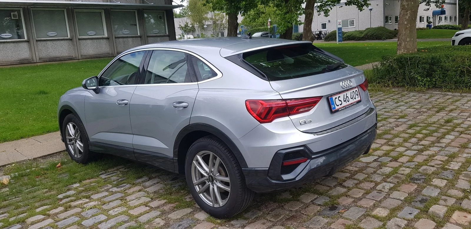 Grå Audi Q3 fra 2020
