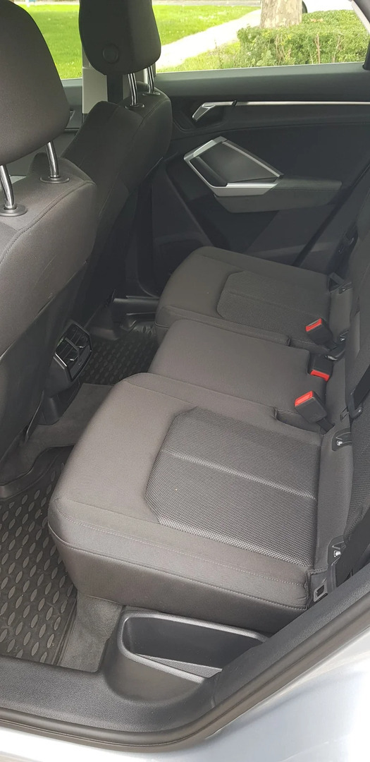 Grå Audi Q3 fra 2020