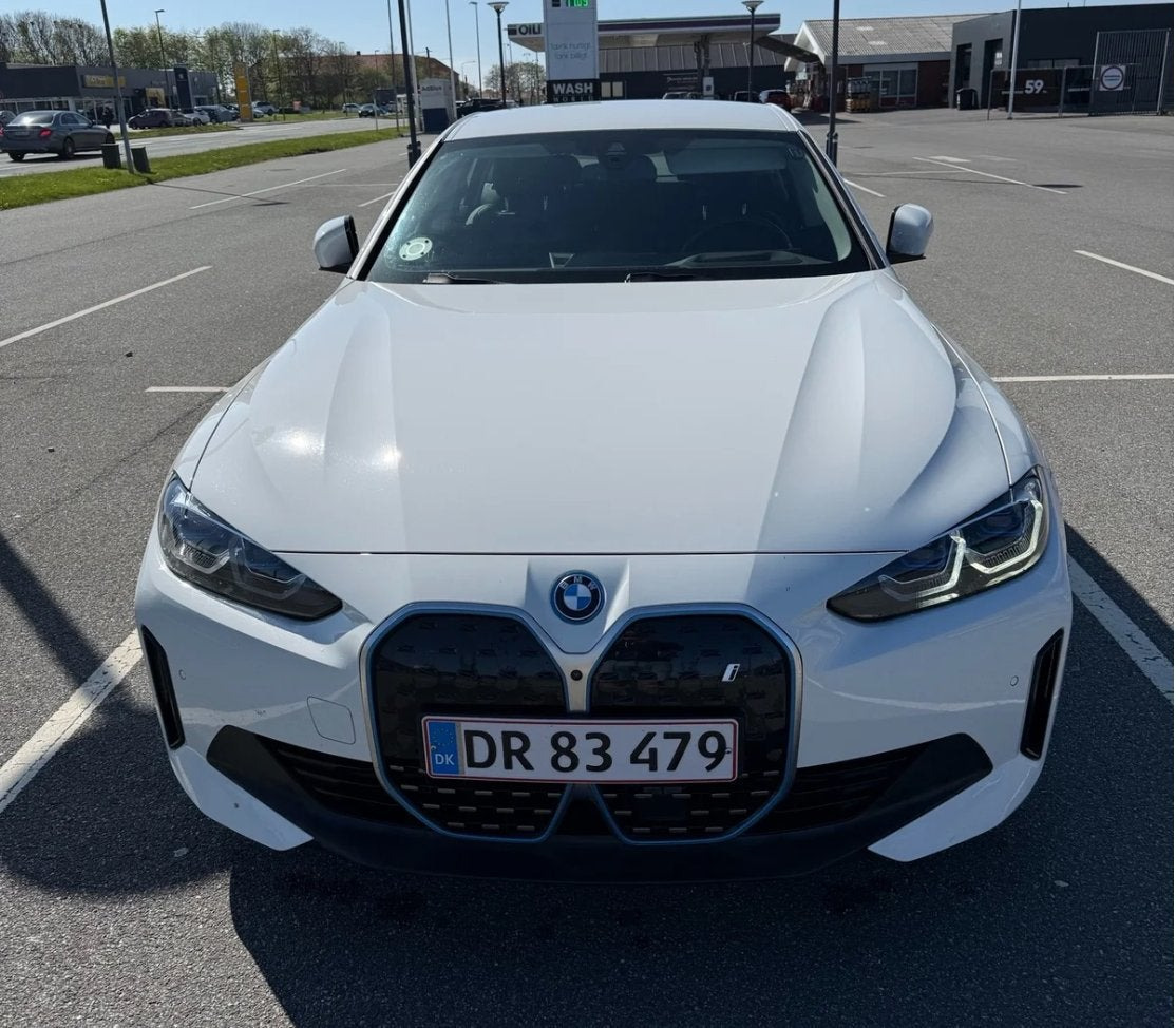 Hvid BMW i4 fra 2023
