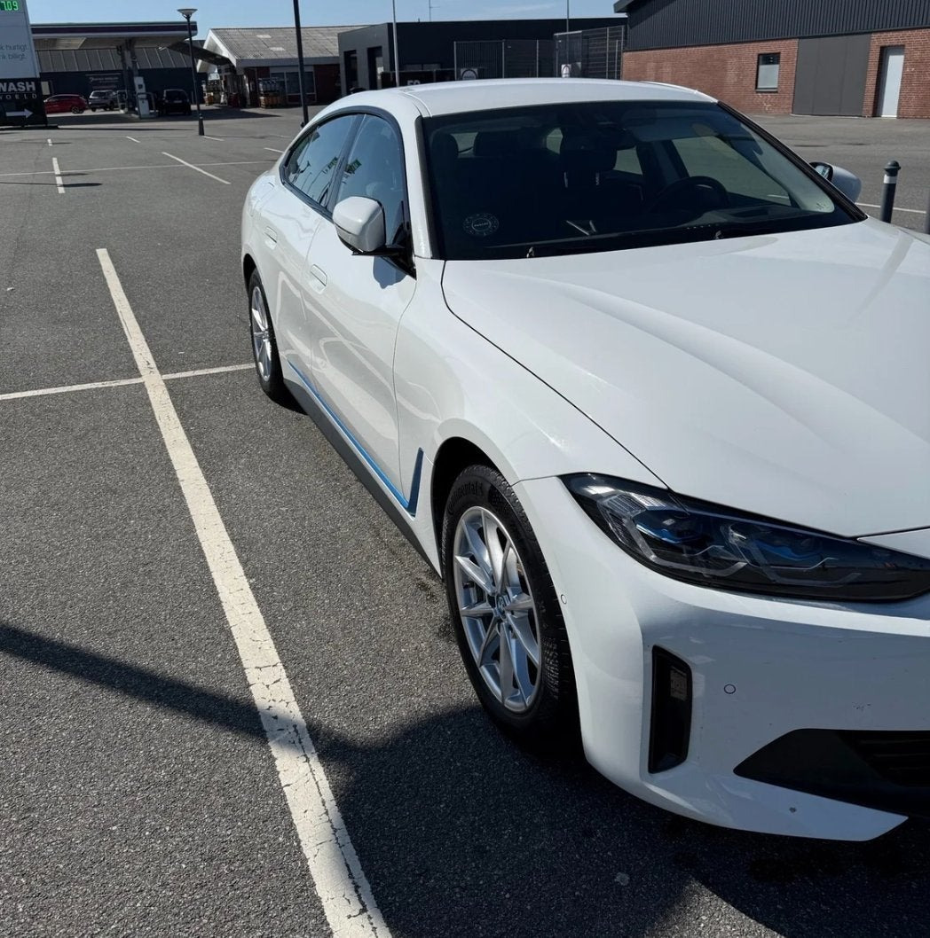Hvid BMW i4 fra 2023