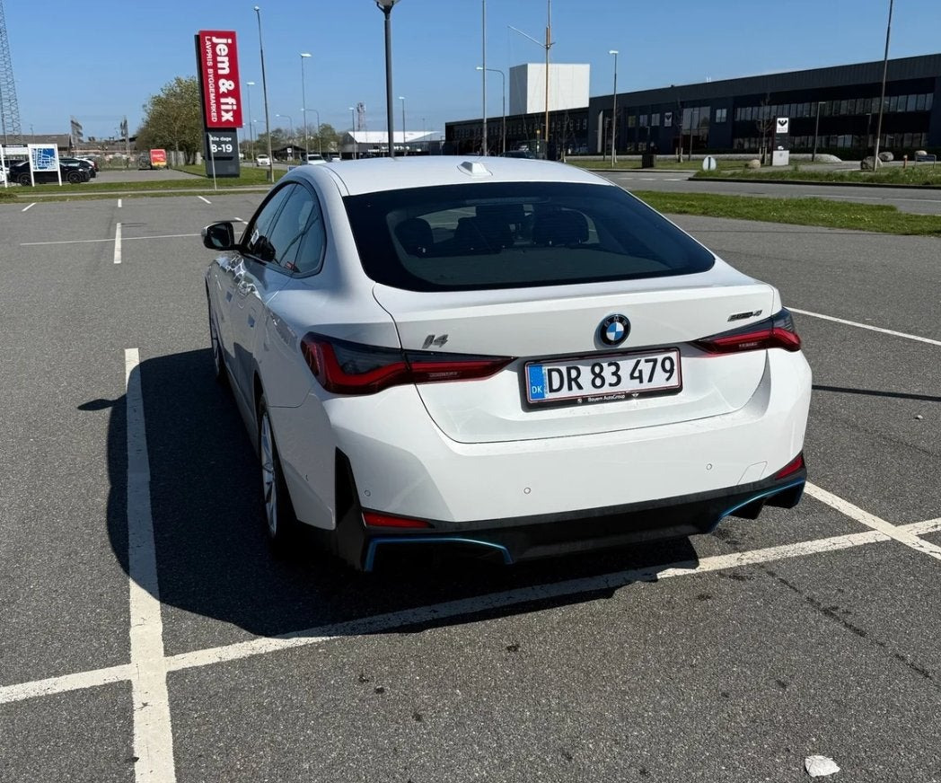 Hvid BMW i4 fra 2023