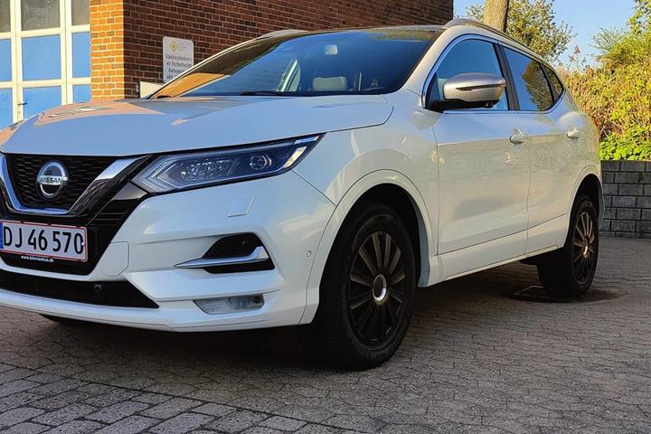 Hvid Nissan Qashqai fra 2020